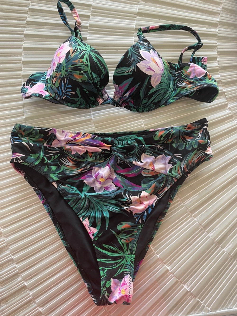 Victoria's Secret Black Floral Tropical Underwire Bikini - Green, Pink